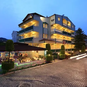 Amaris Aparthotel